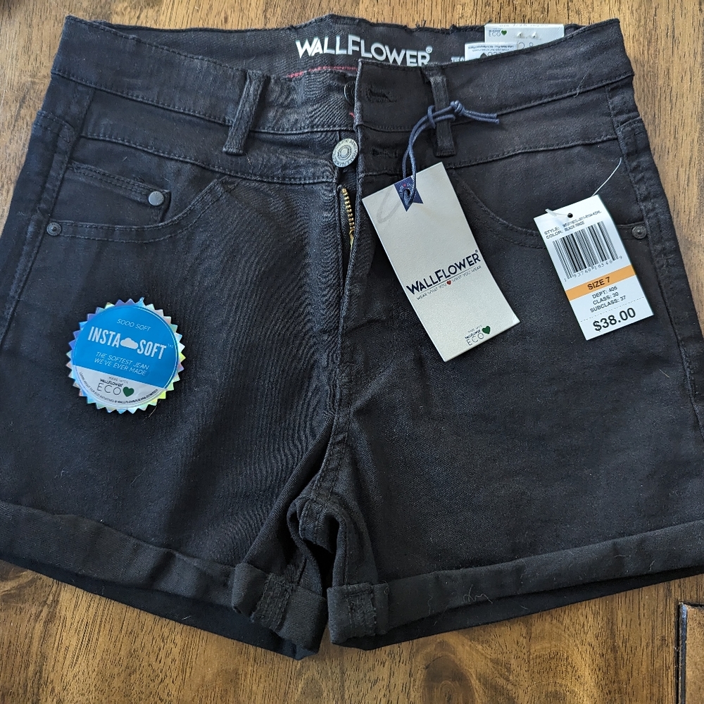 NWT wallflower shorts-high rise